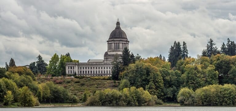Ustawa stanu Waszyngton ma na celu zezwolenie na publiczne używanie konopi indyjskich w "regulowanych środowiskach - MEDCAN24