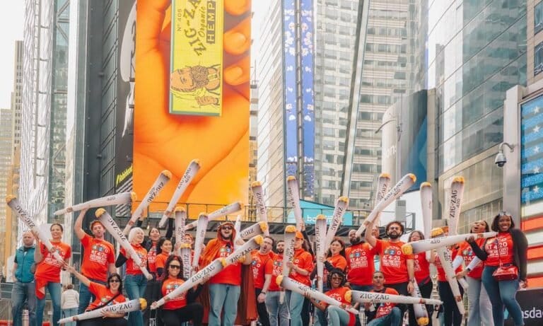 Odliczanie Cannabis Now 4/20 prezentowane przez Zig-Zag na nowojorskim Times Square - MEDCAN24