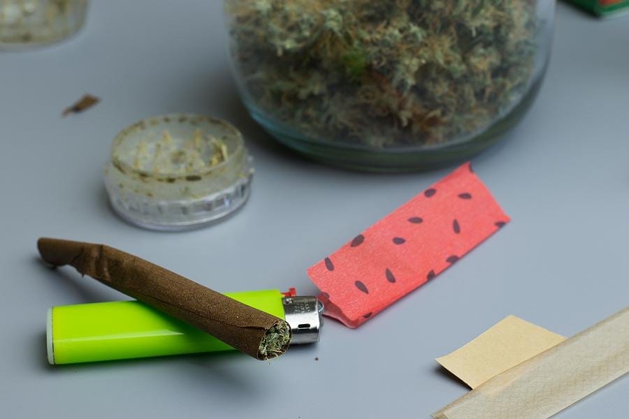 Jakie są różnice między spliffami, bluntami i jointami?